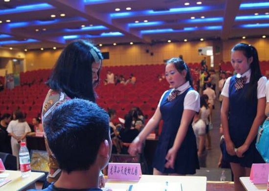 圖為該校雙選會面試現場。